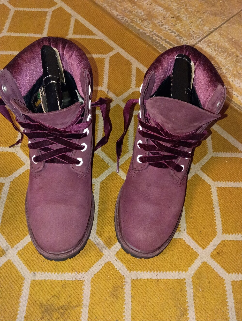Timberland Burgundy Nuback 6"Inch Velvet Tops And Laces.